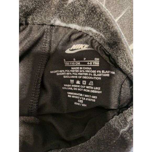 Nike Girls Size S 4/5 Black Skirt with Under Shorts Skort - Picture 3 of 4